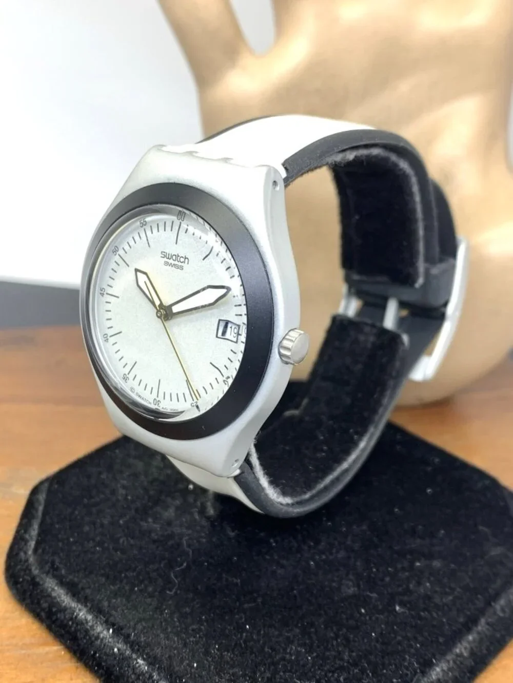 Swatch Men's Watch TGS4012 James Bond Live & Let Die Swiss Quartz Rubber Strap